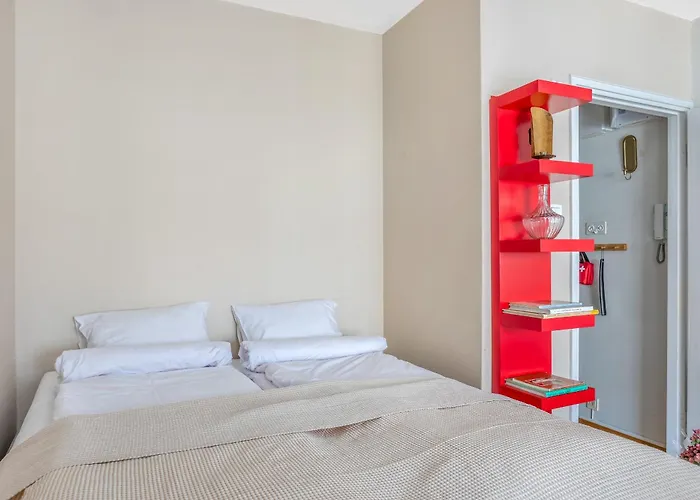 Vibrant And Central W Netflix, Wifi, 200M Tram And Bus