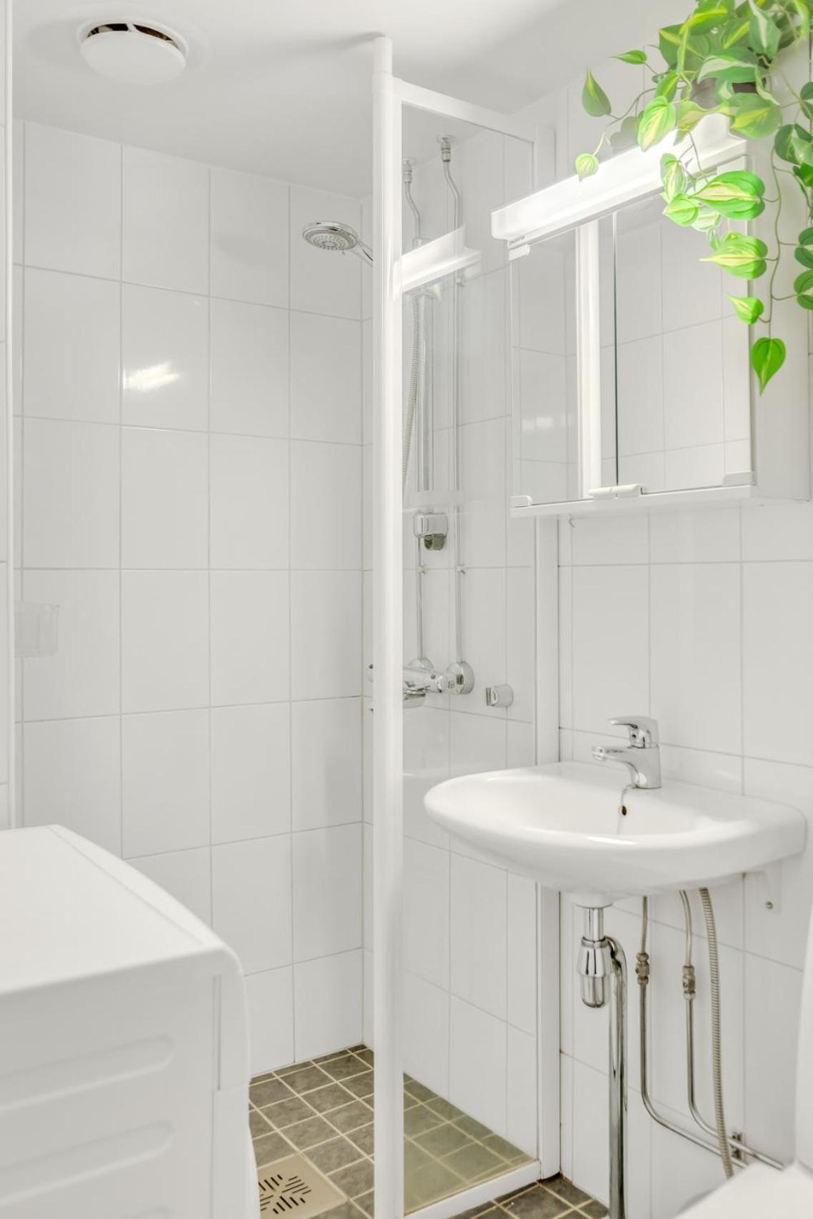 Vibrant And W Netflix, Wifi, 200m Tram And Bus
