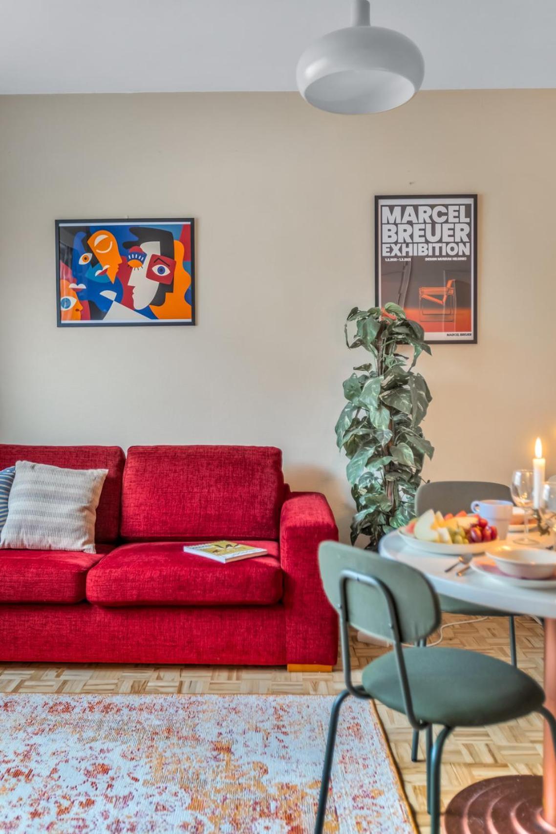 Vibrant And W Netflix, Wifi, 200m Tram And Bus Appartement